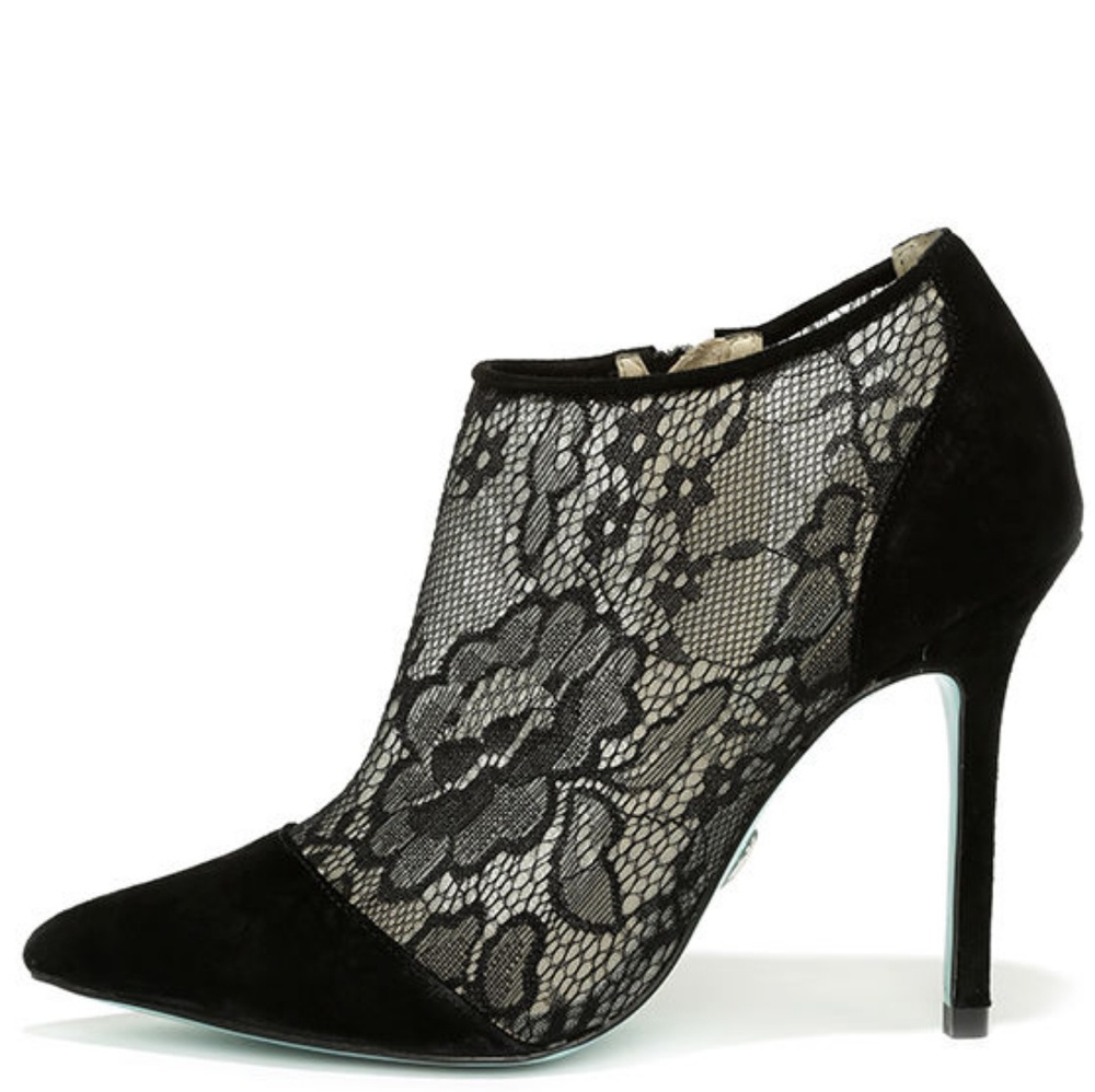 Betsey Johnson Lola Black Bootie Size 7